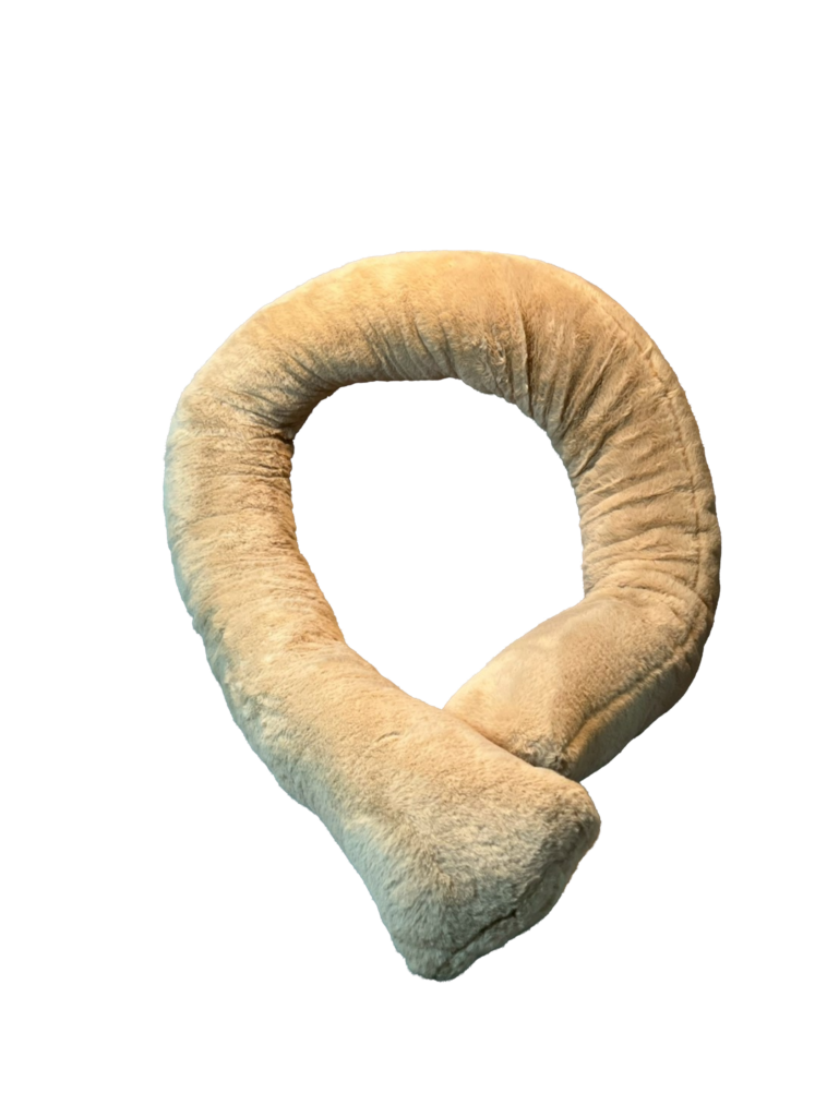 Blush Knot Ball — craftsmanship detail